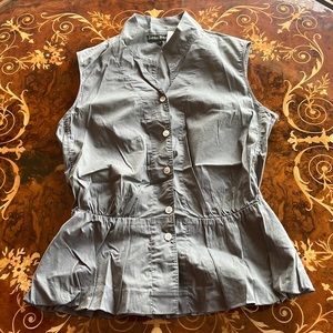 LIDA BADAY sz4 gray soft fitted sleeveless button down peplum top